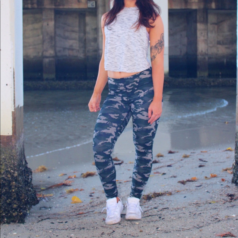 Fabletics camp leggings